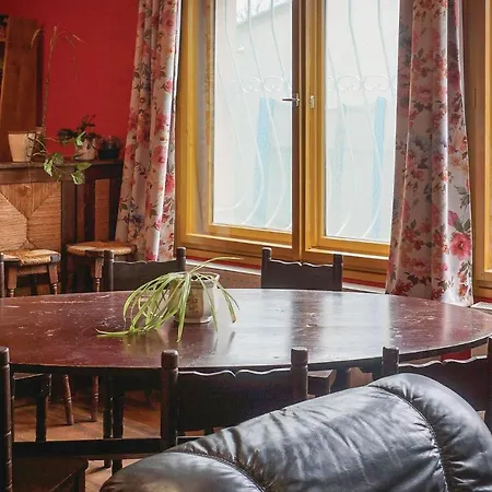 Stunning In W 5 Bedrooms *