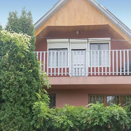 Stunning In W 5 Bedrooms
