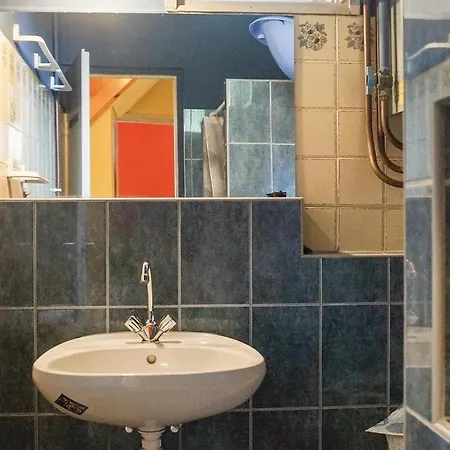 Stunning In W 5 Bedrooms *